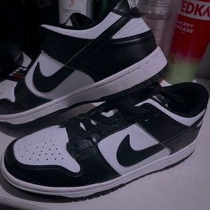 Nike Panda dunks